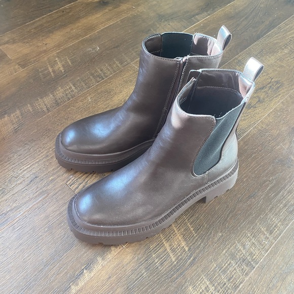 American Eagle Outfitters Shoes - American Eagle Outfitters Brown Ankle Boots
